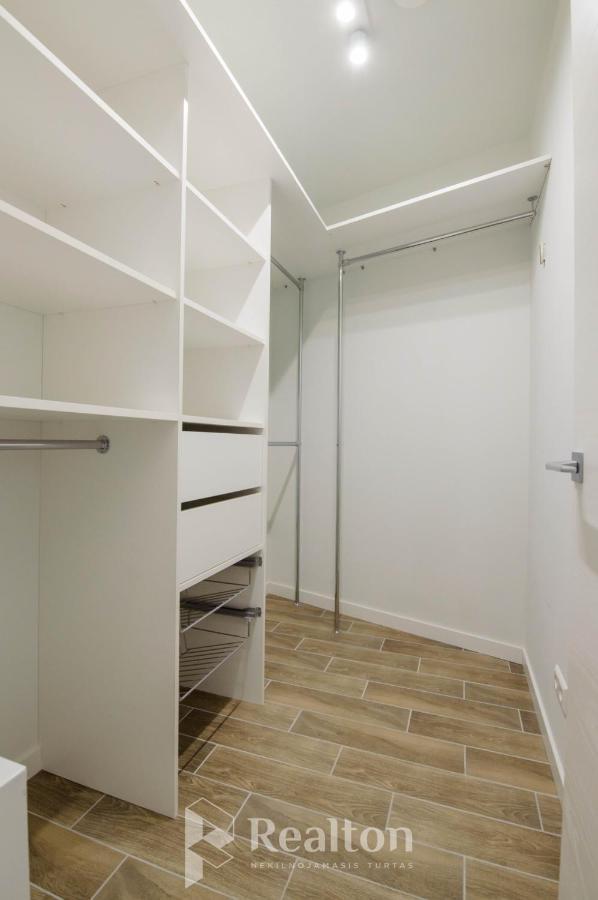 Happy Inn Egle, Self Check-In-24-7, A-C, Parking-In-The-Underground-Garage VNO Exterior foto