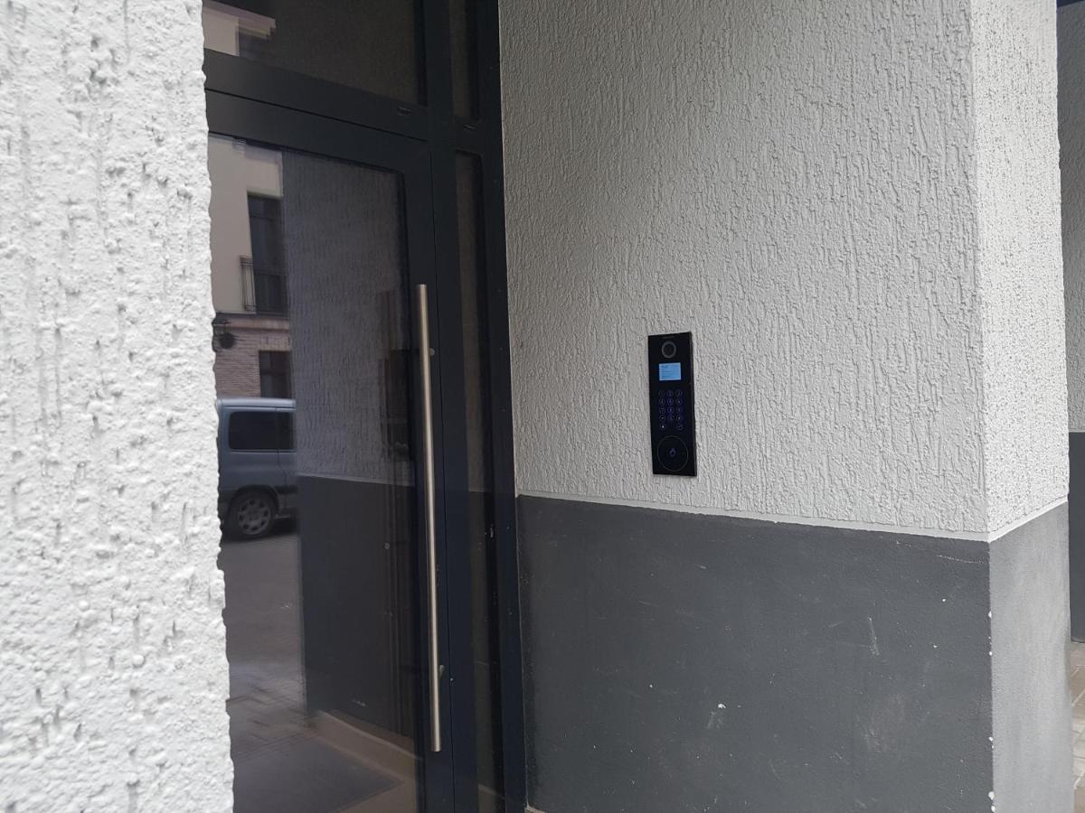Happy Inn Egle, Self Check-In-24-7, A-C, Parking-In-The-Underground-Garage VNO Exterior foto